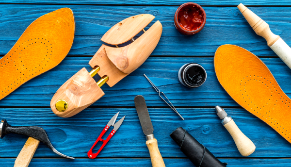 What Materials Are Different Parts of Shoes Made From? – COMUNITYmade