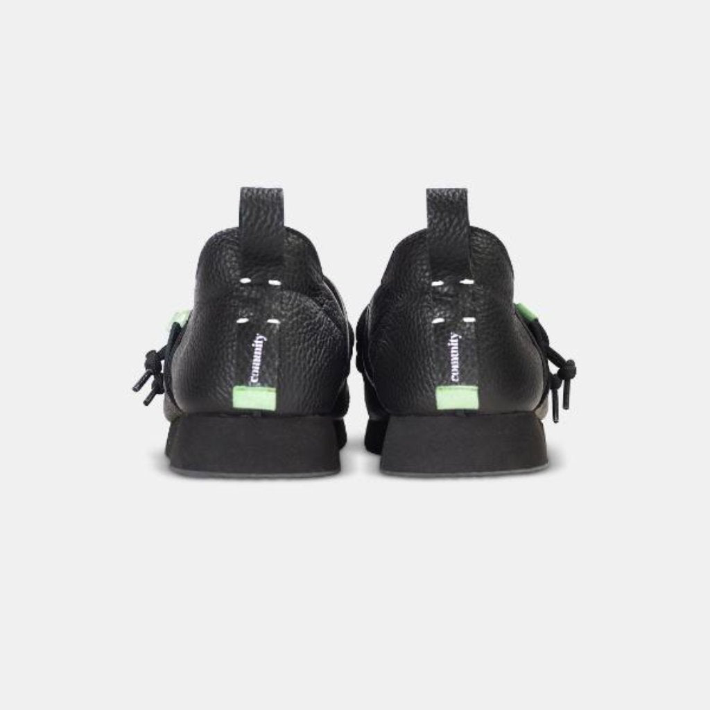 A rear view of two Comunitymade
